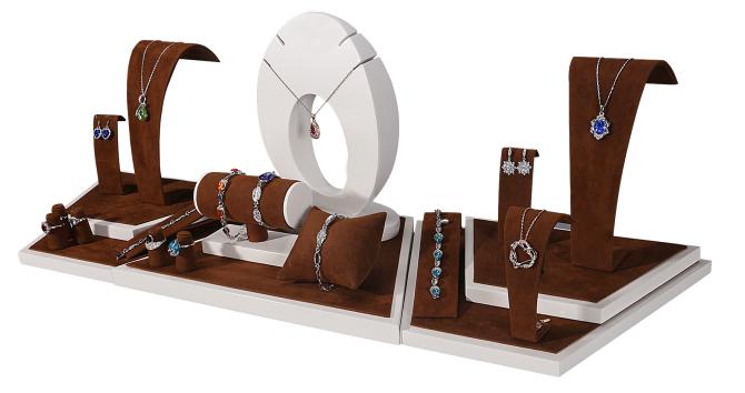 Find the Best Display Solutions for Your Jewelry Store4